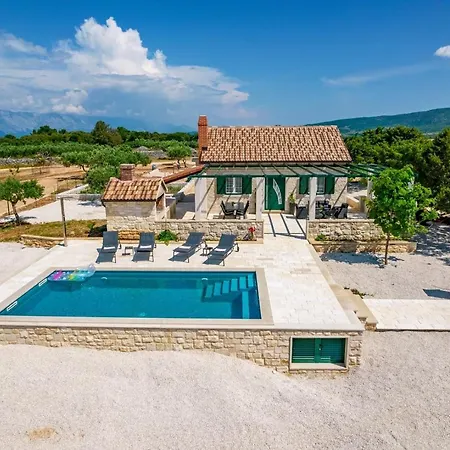 Holiday home House Bracuta *