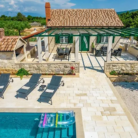 Holiday home House Bracuta